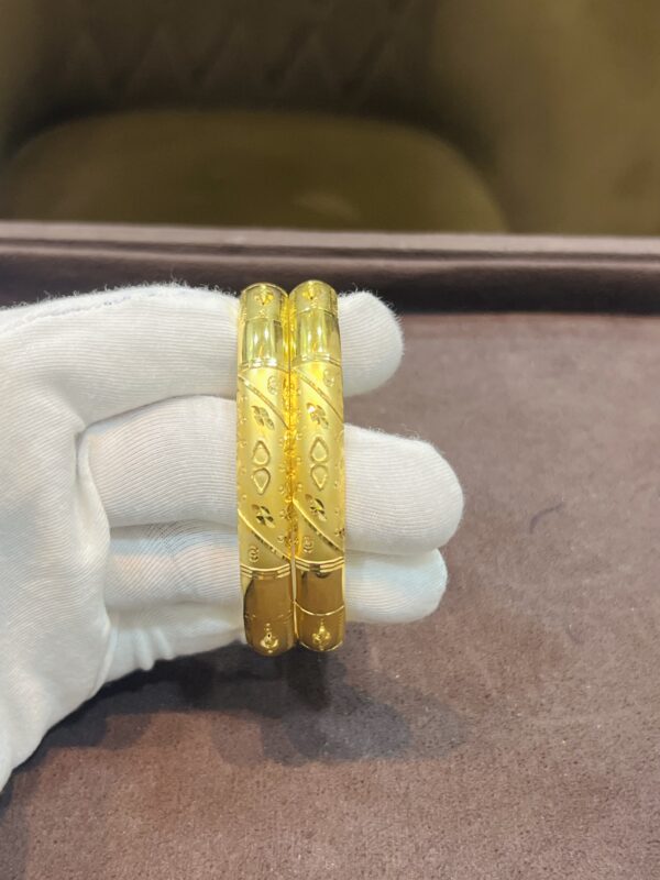 HANDMADE BANGEL