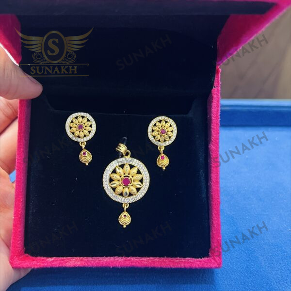 RED BLOSSOM PENDENT SET - Image 4