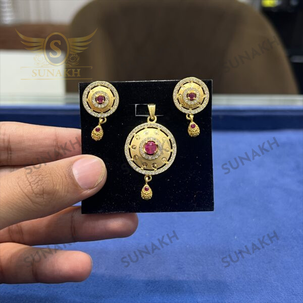 ROYAL RUBY PENDAL SET