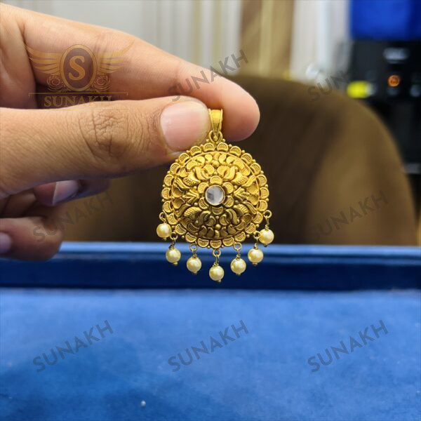 SURYA KIRAN PENDANT SET - Image 2