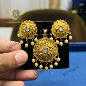 SURYA KIRAN PENDANT SET