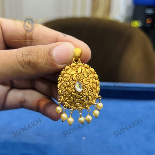 SWARN KALIKA PENDANT SET - Image 2