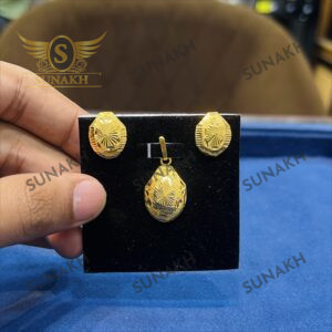 TEJASVI PENDANT SET