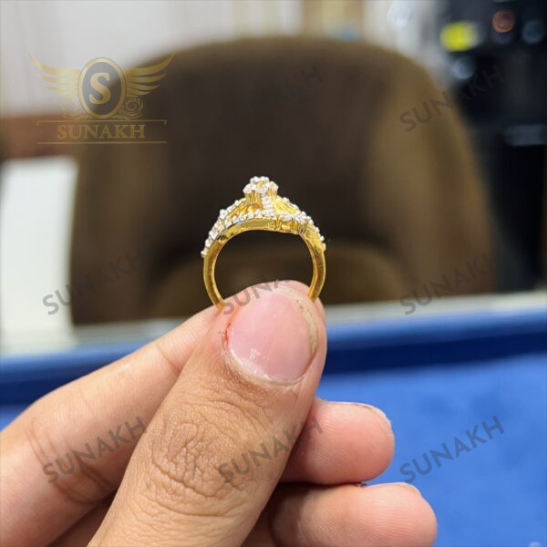 QUEEN'S CHARM RING - Image 4