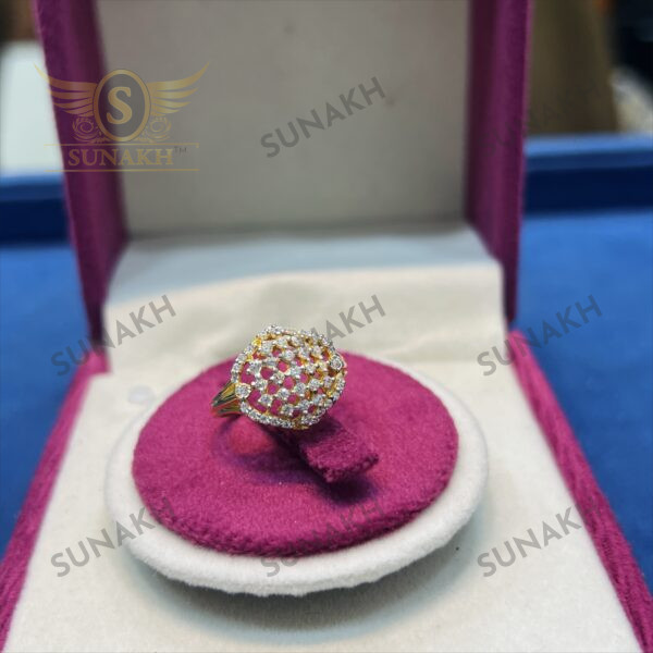 MAJESTY CREST RING