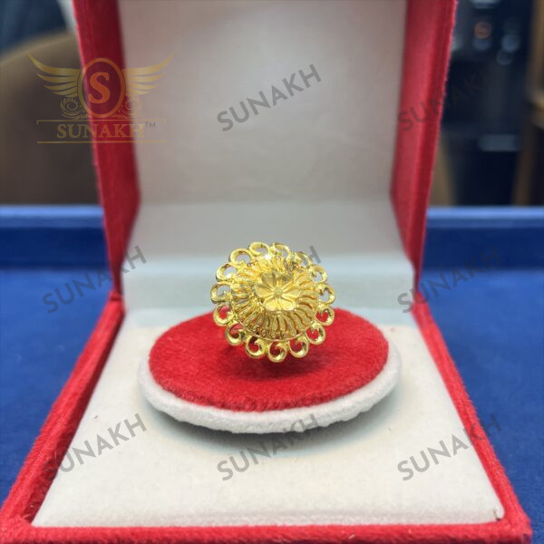 BLOOMSTONE COCKTAIL RING