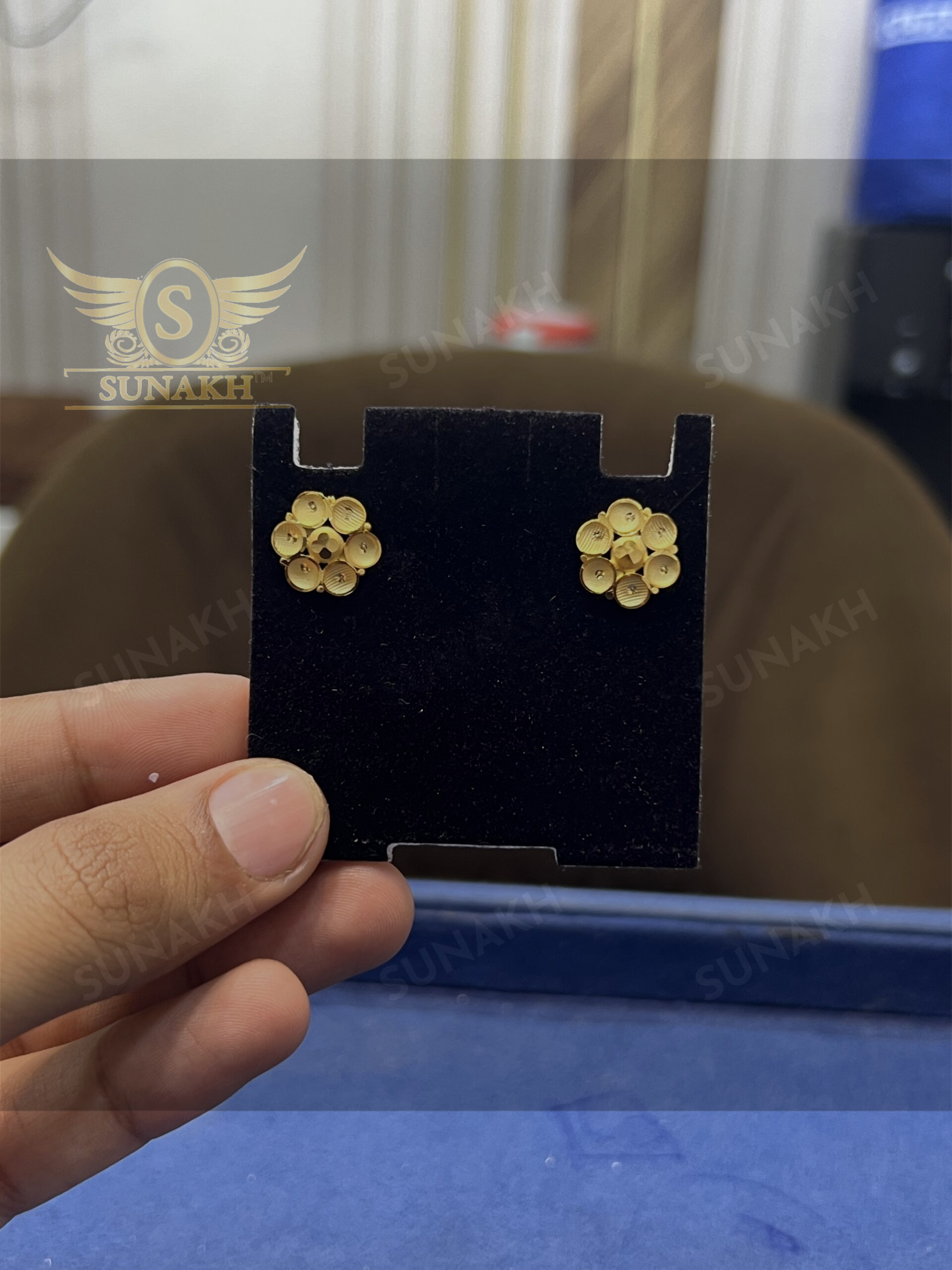 GOLDEN EARRINGS - Image 3