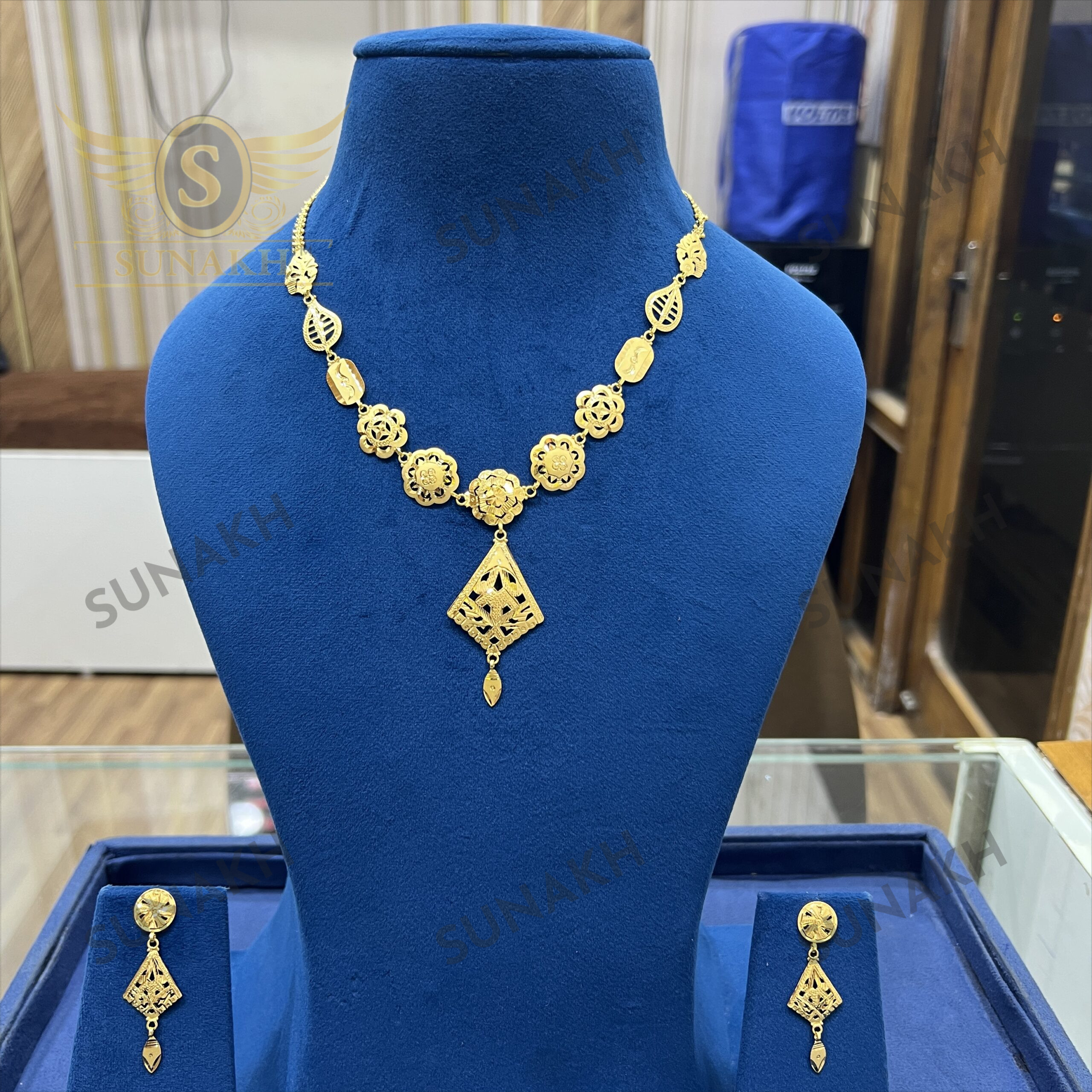 ROYAL BLOOM HERITAGE SET