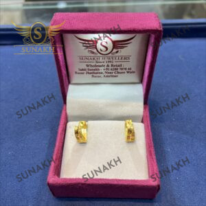 ELEGANT GOLD DAILY WEAR STUDS