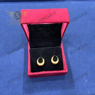 SMALL OVAL GOLD HOOP EARINGS