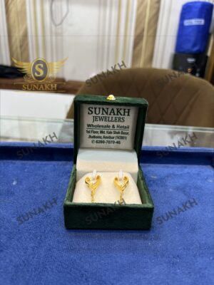 ELEGANT GOLD EARINGS