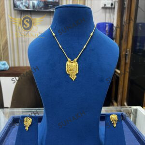 ORNATE GOLD PENDANT NECKLACE SET