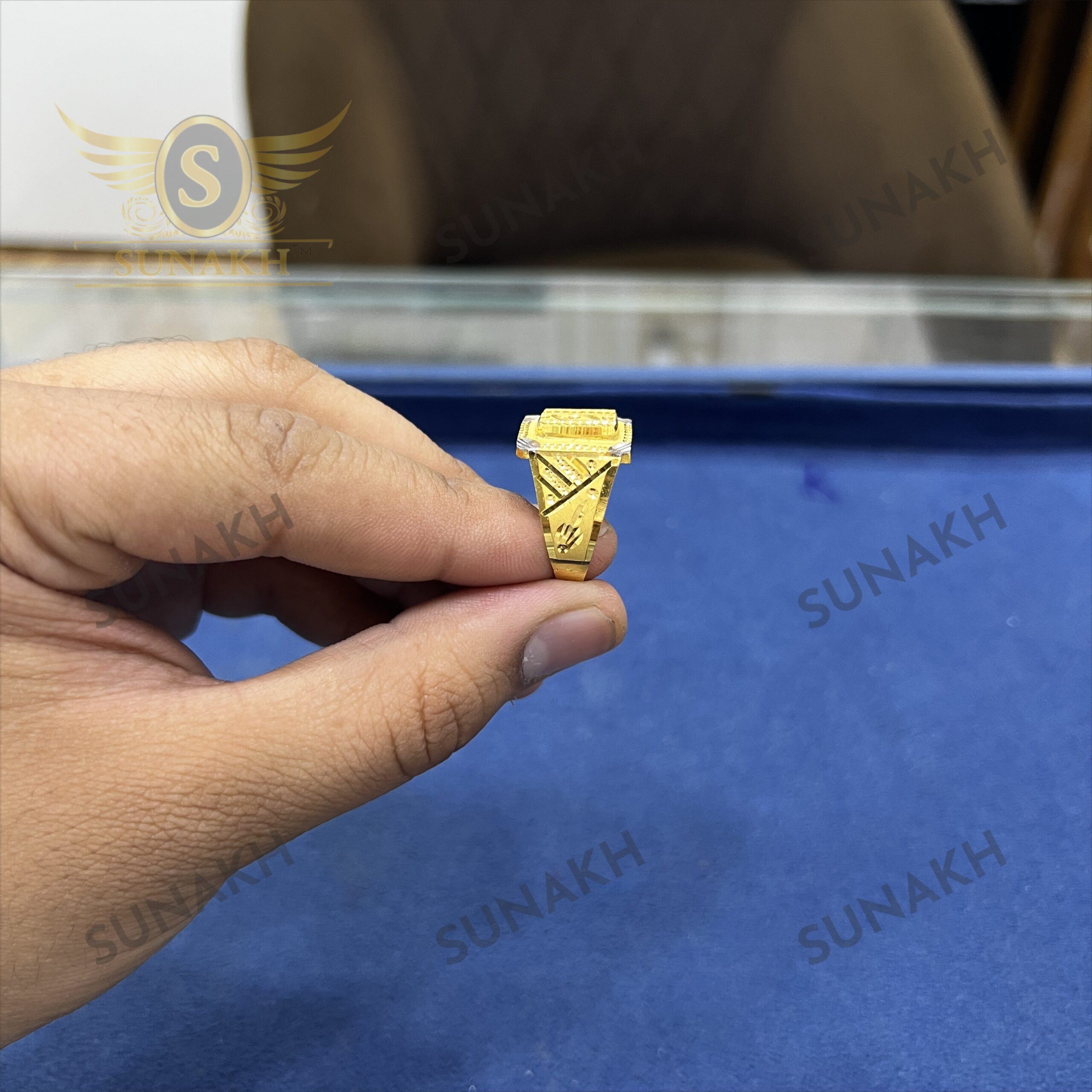 DESIGNER GOLD COCKTAIL RING - Image 4