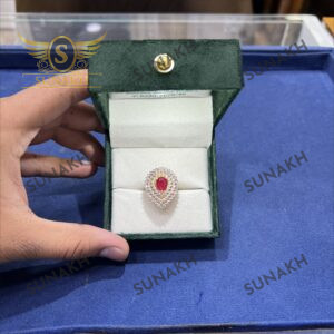 DESIGNER RED GEMSTONE GOLD RING