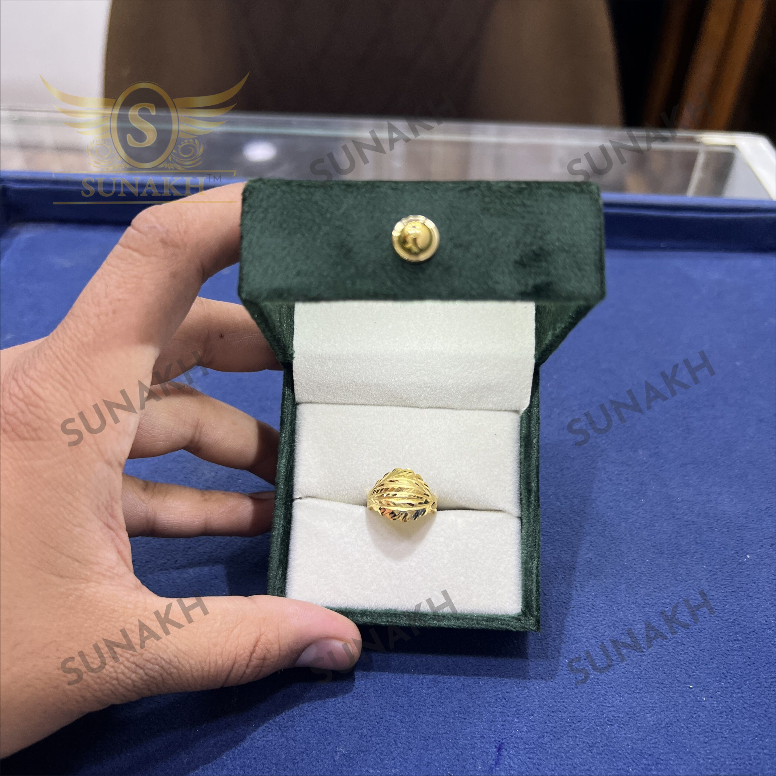 ADORABLE GOLD RING