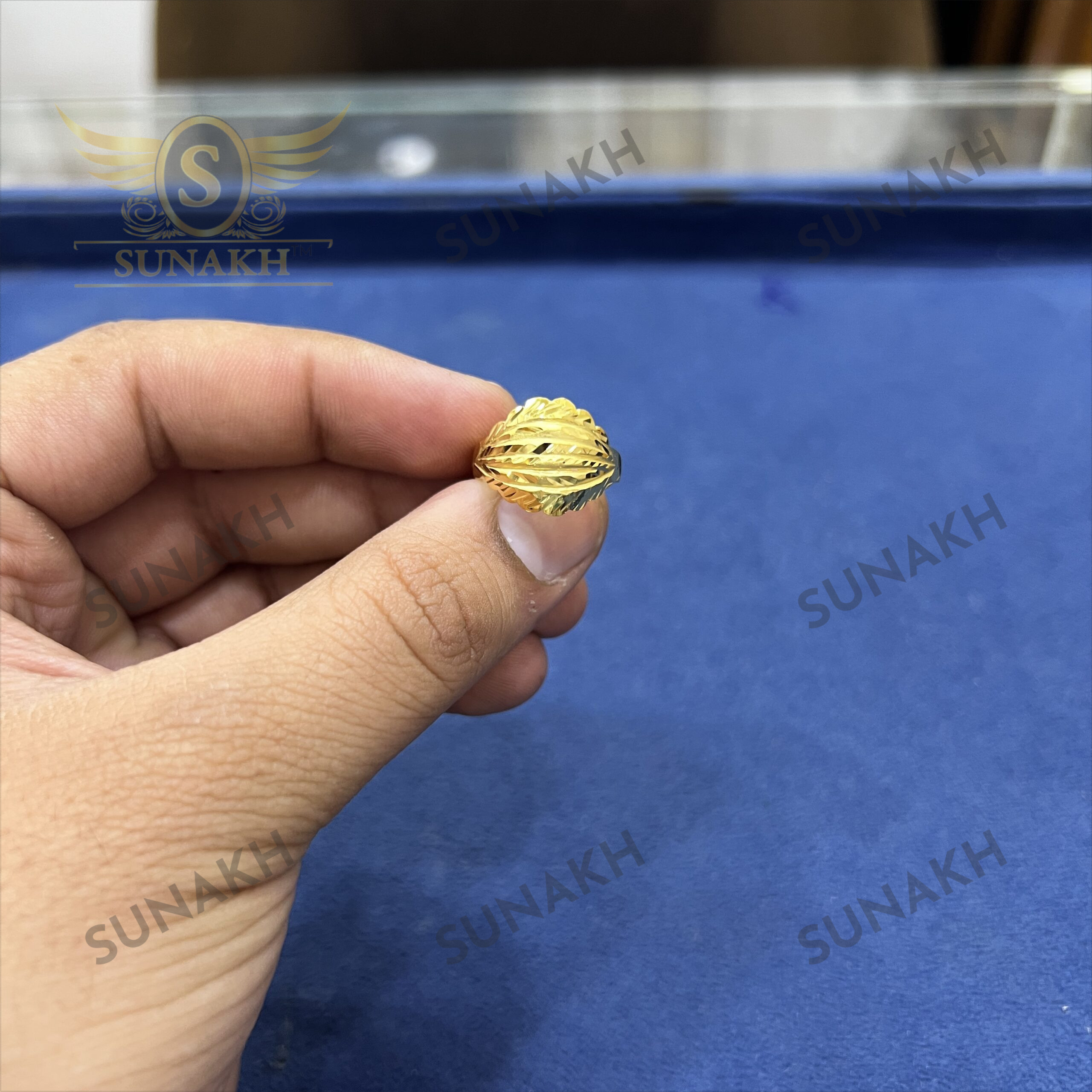 ADORABLE GOLD RING - Image 2