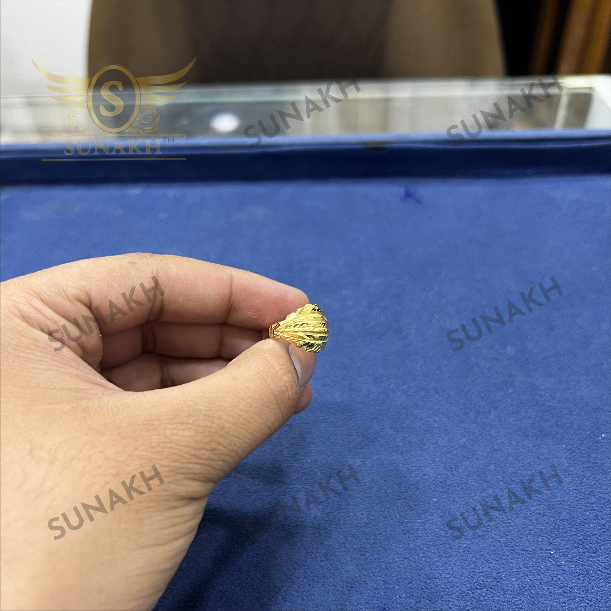 ADORABLE GOLD RING - Image 3