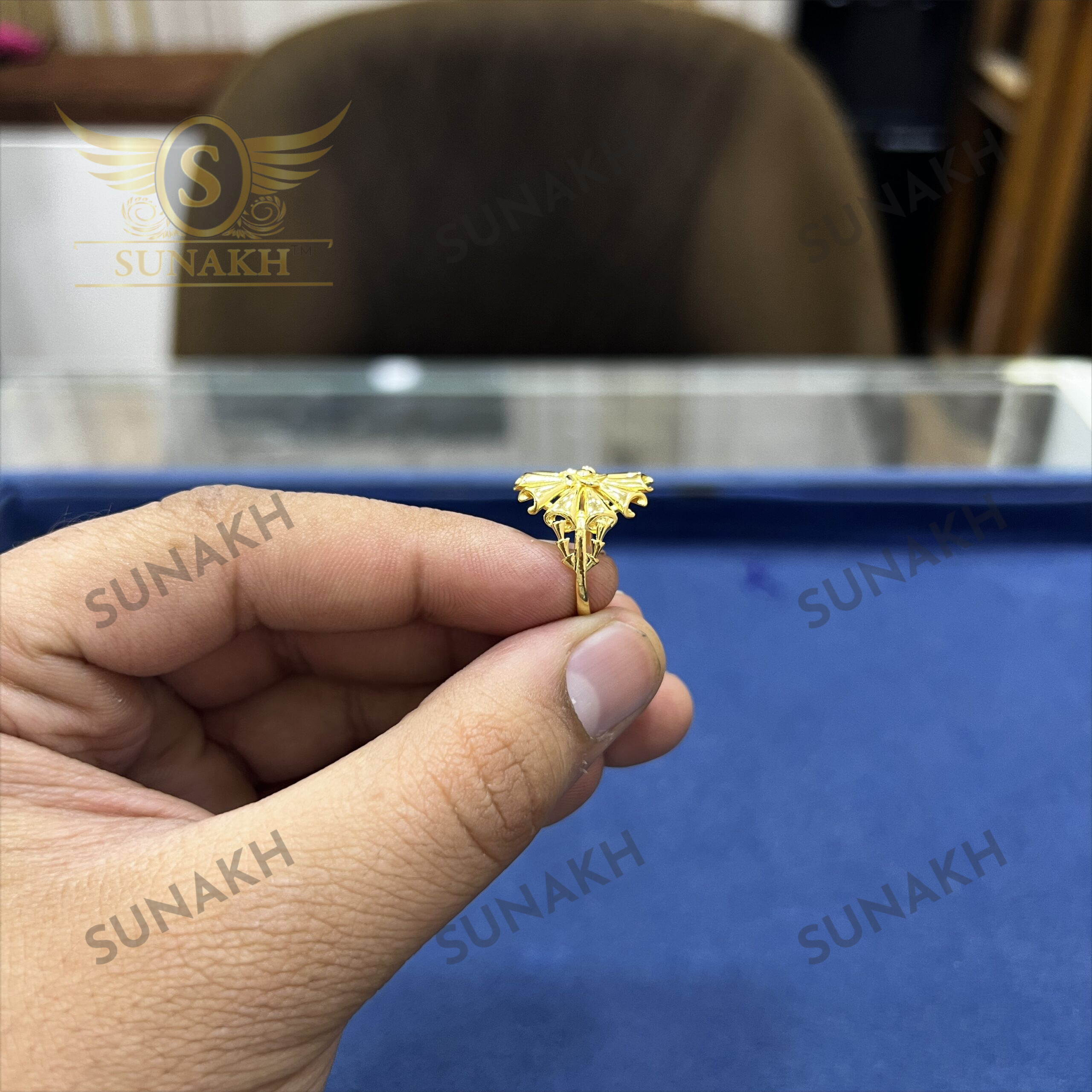 LIGHT WEIGHT GOLD RING - Image 4