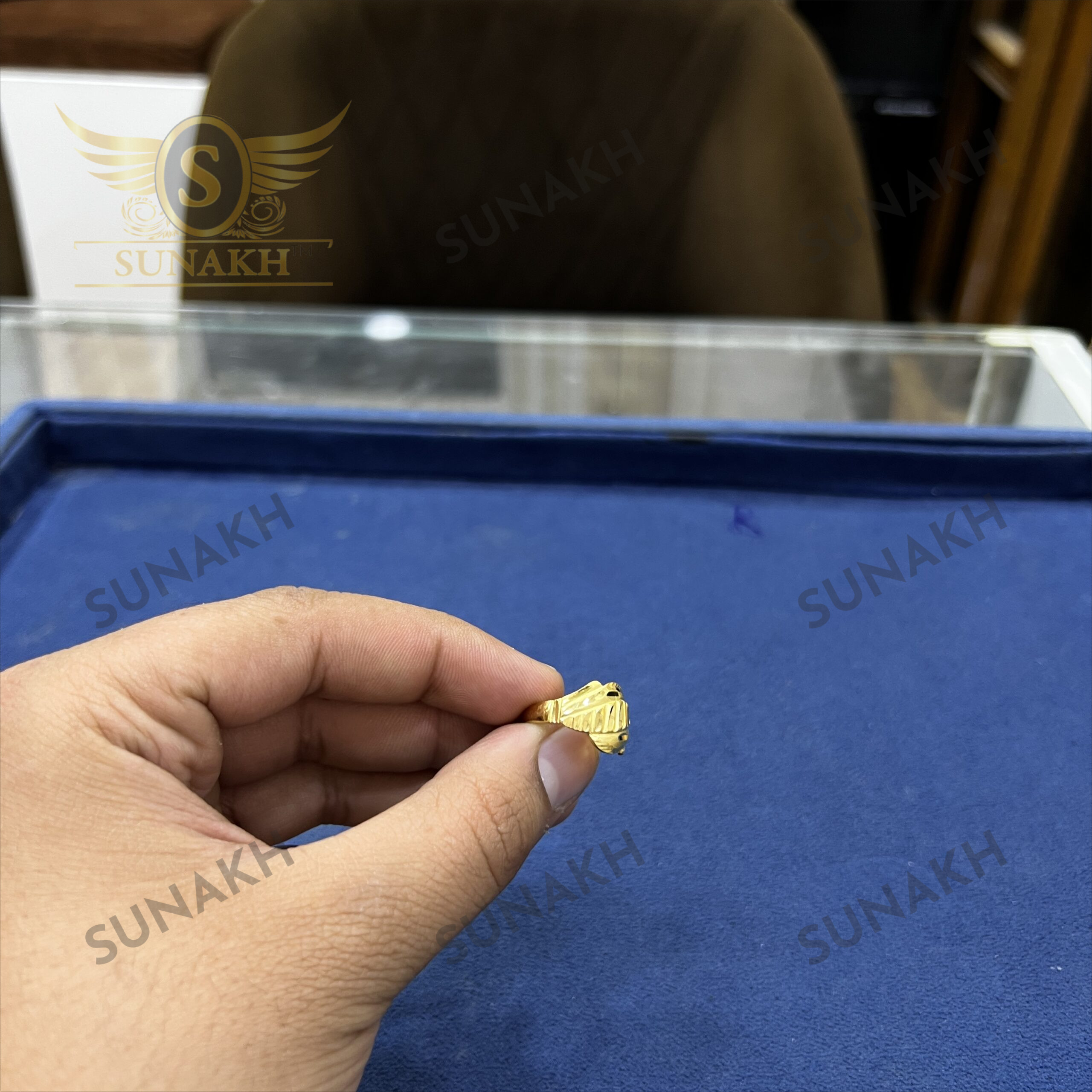 LADIES GOLD FASHIONABLE RING - Image 3