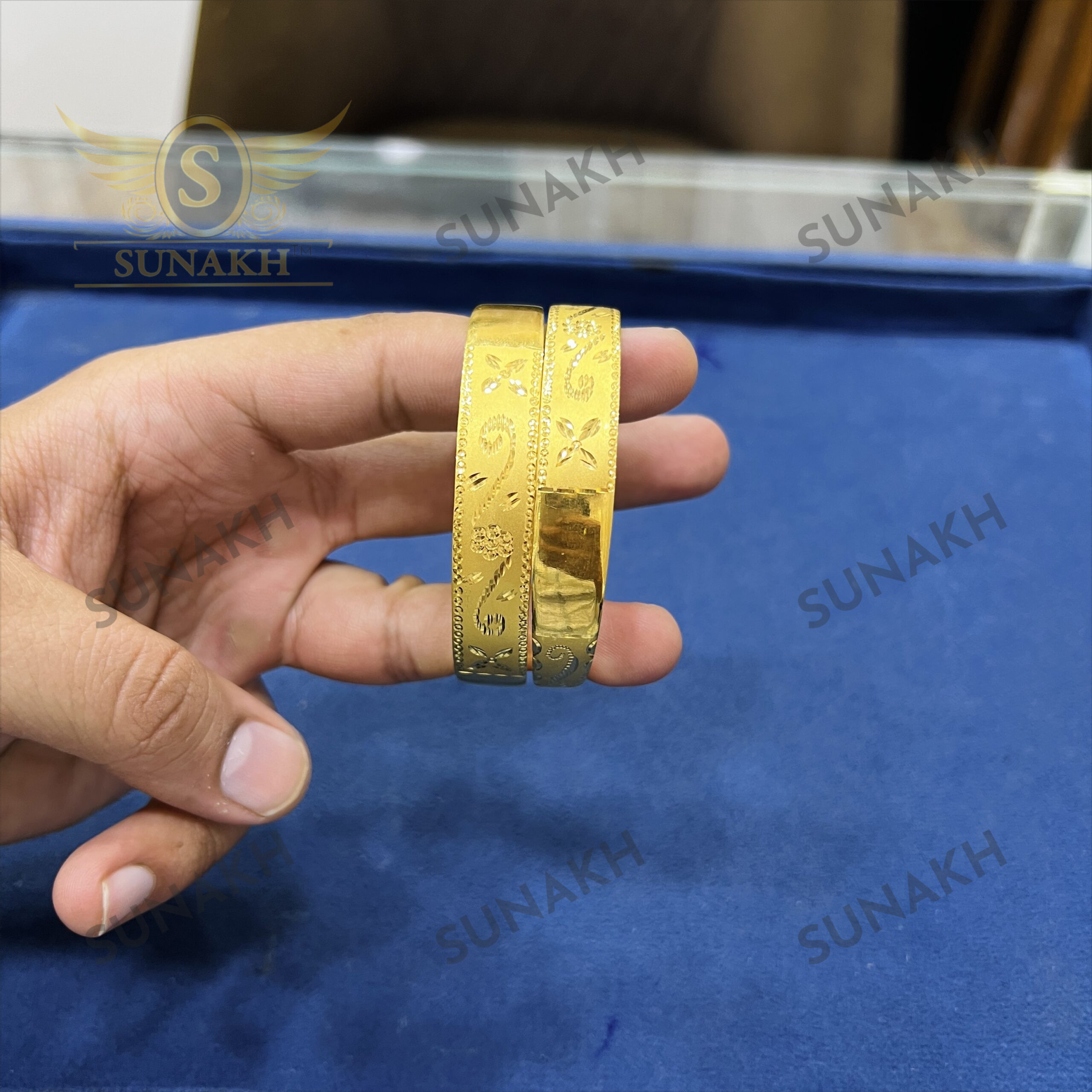 GOLDEN TWILIGHT ENAMEL BANGLES - Image 2