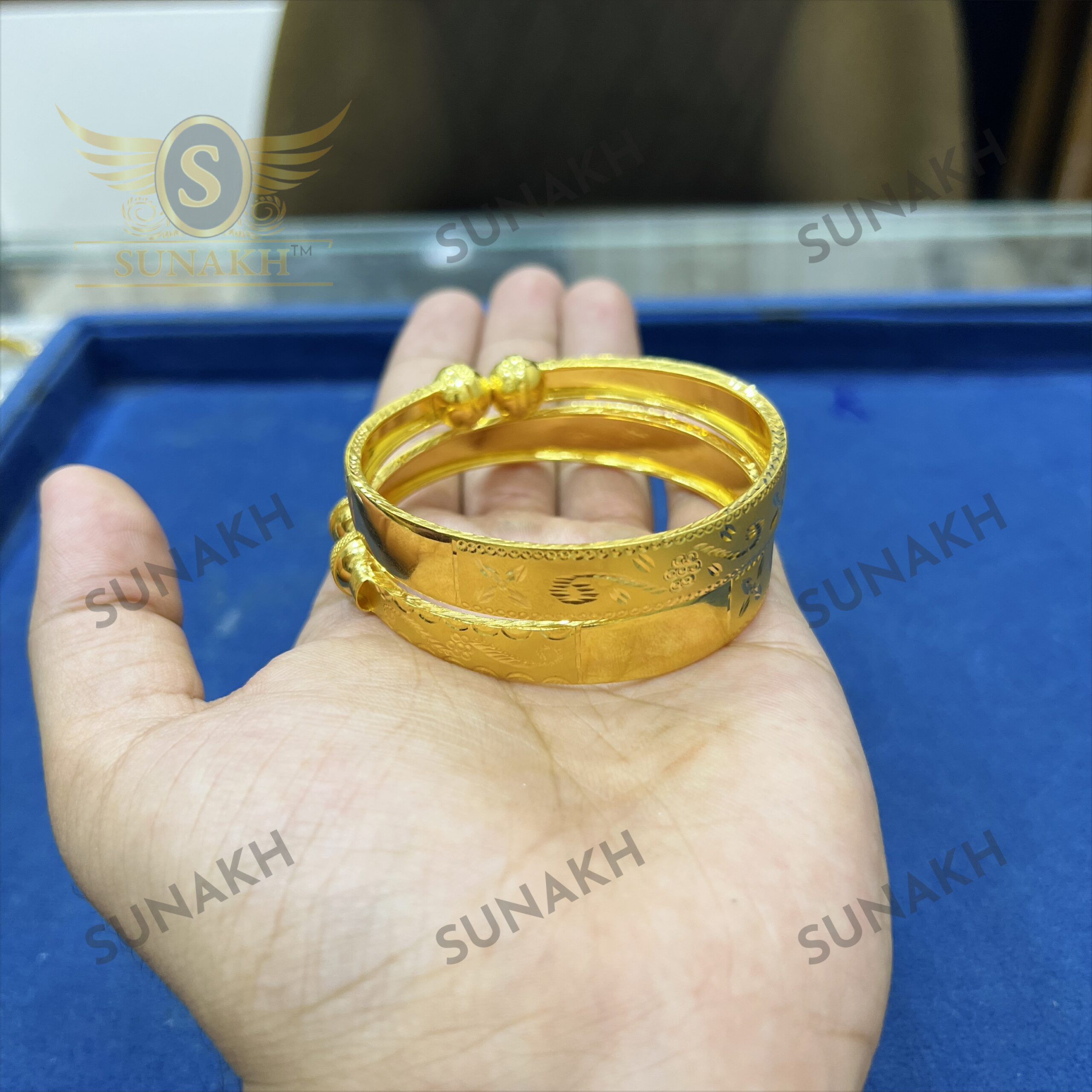 GOLDEN TWILIGHT ENAMEL BANGLES - Image 4