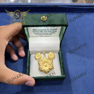 GOLD PLATED STAR PENDANT & EARINGS SET