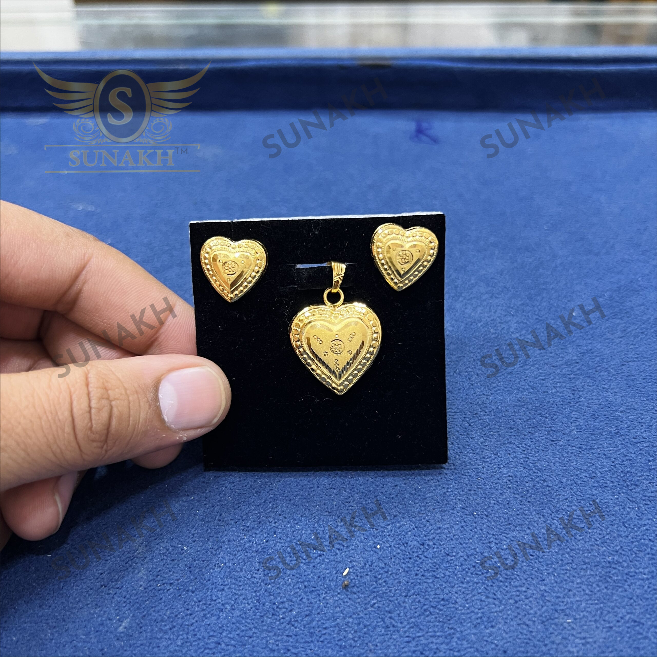 DESIGNER HEART SHAPE PENDANT & EARINGS SET - Image 2