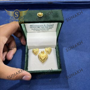 DESIGNER HEART SHAPE PENDANT & EARINGS SET