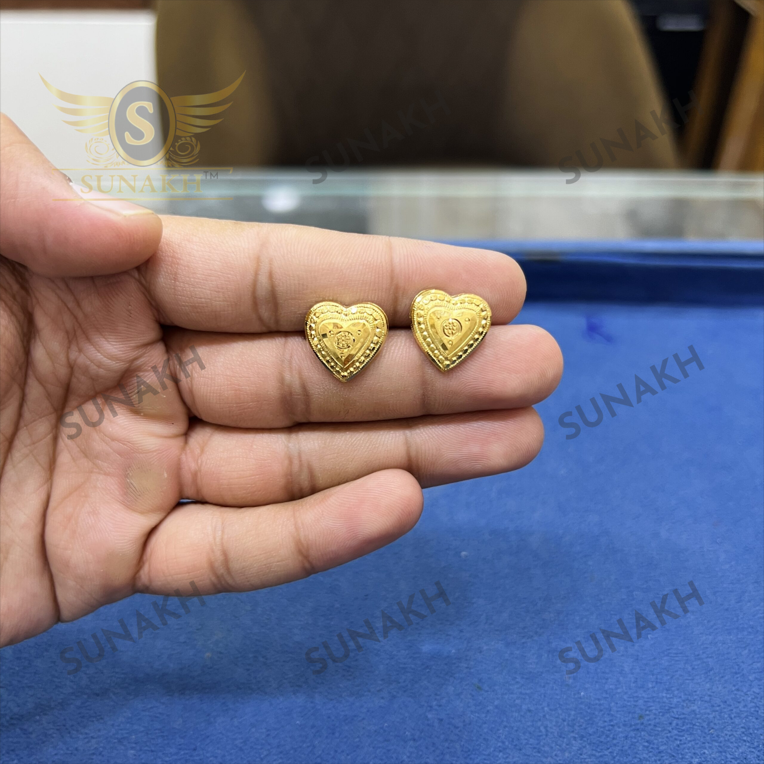 DESIGNER HEART SHAPE PENDANT & EARINGS SET - Image 3