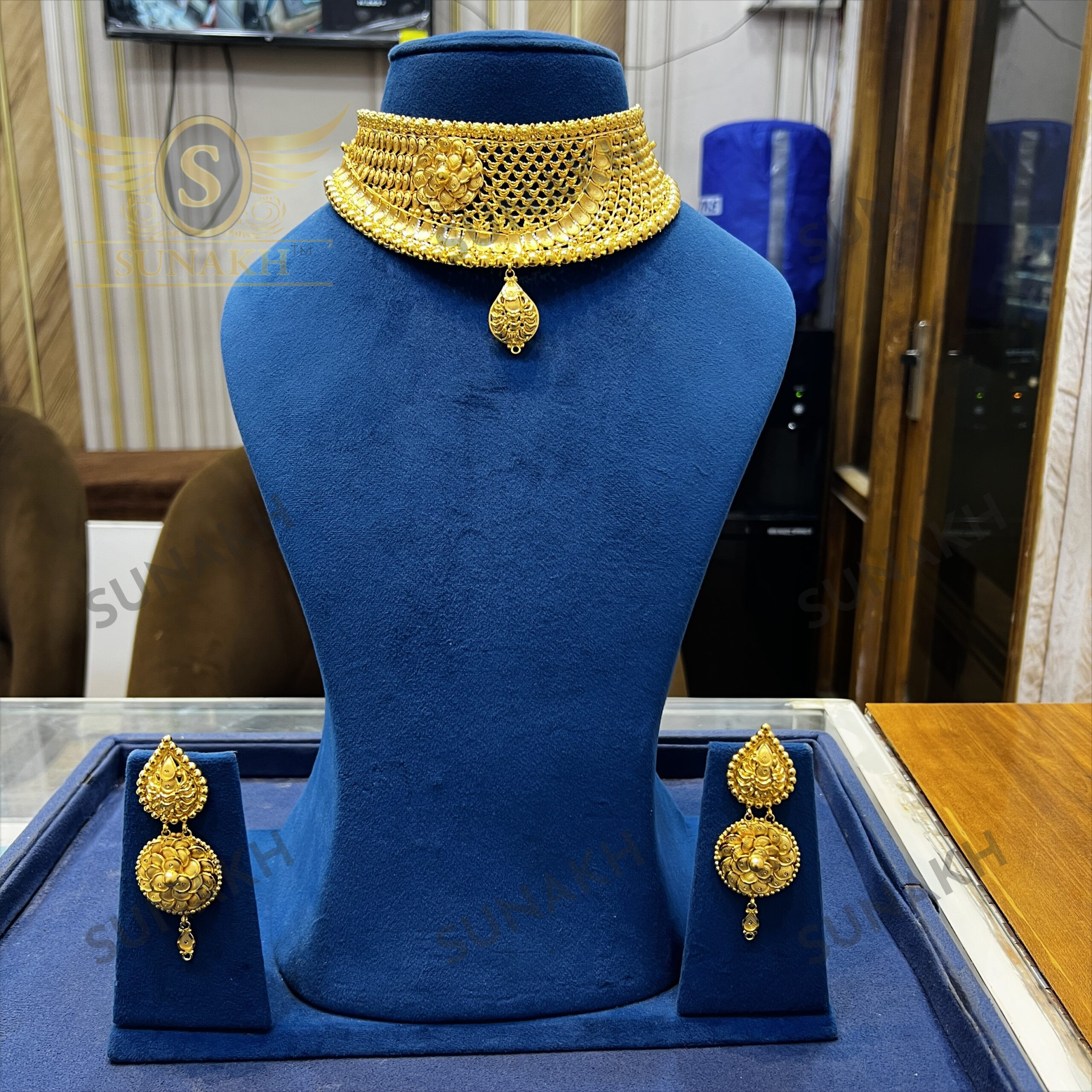 BROAD RAJWADI CHOKER SET
