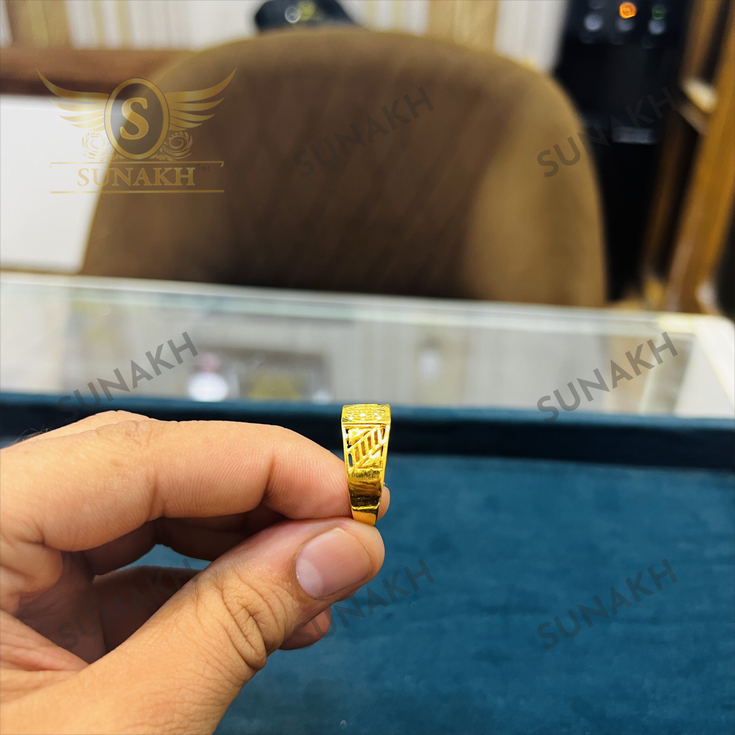 URBAN EDGE SIGNET RING - Image 4
